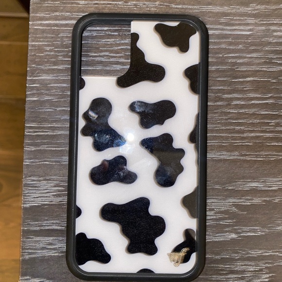 Wildflower IPhone 11 moo moo case - Picture 4 of 4